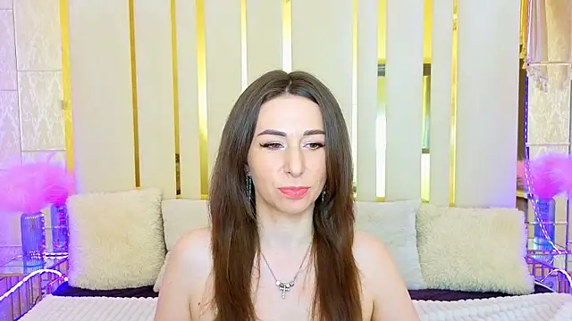 KimmmLi online show from June 18, 1:05 pm