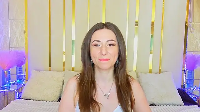 KimmmLi online show from June 12, 5:59 am