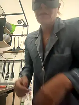 LadyScarlett-xk online show from October 6, 6:08 am