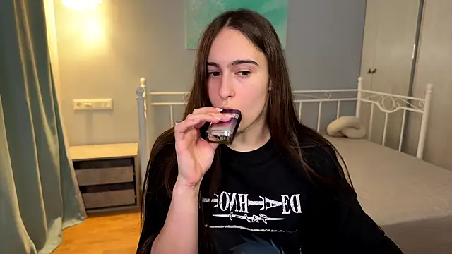 AliceKolltt online show from July 3, 8:26 pm