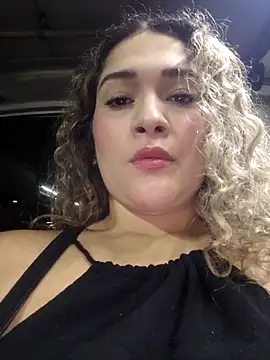 Sara smiiith211 online show from April 30, 12:49 am