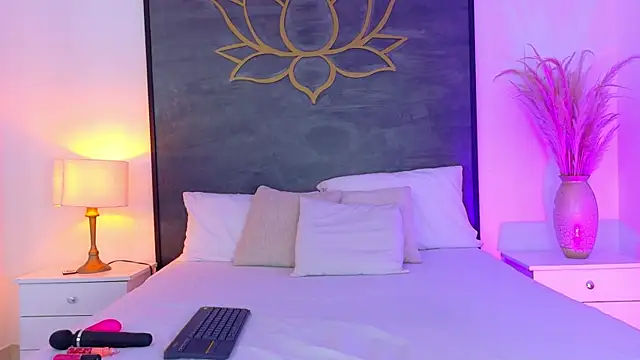 PamelaParrish online show from September 12, 12:34 pm