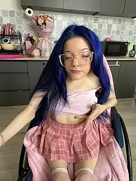 MiniSophiaa online show from July 5, 8:42 am