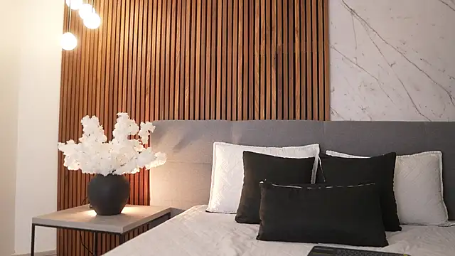 Amelia Rouse online show from November 12, 9:24 pm