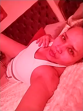 Snapshot of Alma_Sexyy chatting on October 11, 3:37 pm Alma Sexyy online show from October 11, 3:37 pm