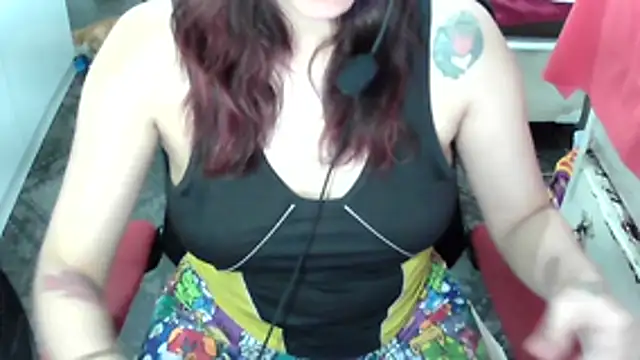 ManuEscarlate13 online show from April 25, 4:15 am