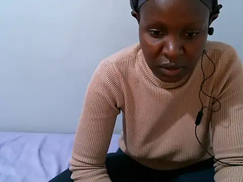 femaqueen online show from April 29, 9:23 am