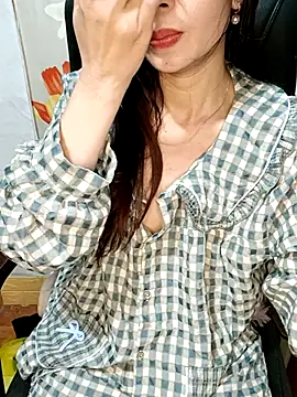 Blythe 69 online show from October 24, 11:45 pm