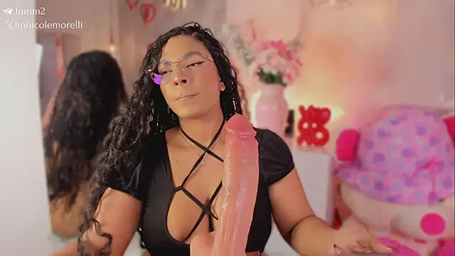 Nicolemorelli2 online show from February 22, 4:52 pm