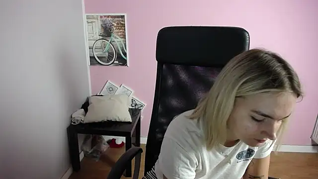 viktoria lovely online show from July 3, 7:14 am
