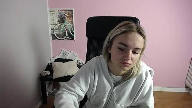 viktoria lovely online show from July 23, 7:05 am