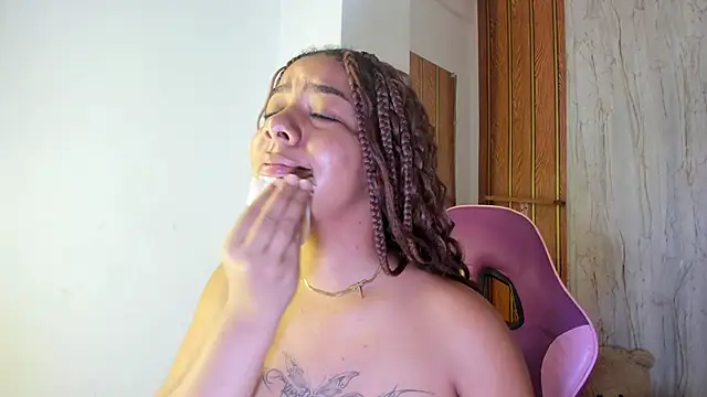 Alika01 online show from October 26, 1:39 pm