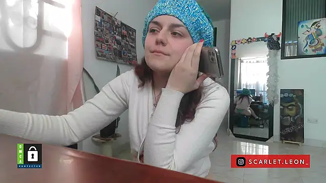 Snapshot of Scarletleon77 chatting on October 14, 10:12 pm Scarletleon77 online show from October 14, 10:12 pm