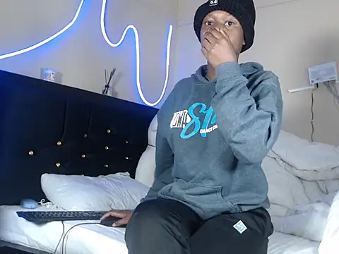 leslie bebby2 online show from September 26, 3:15 am