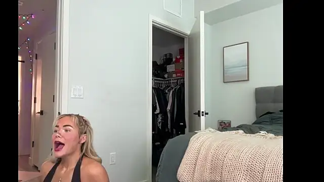 ElenaErickson online show from July 1, 8:52 pm