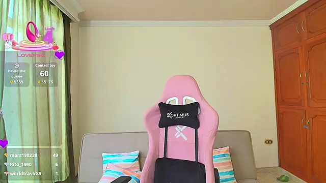 lili jade222 online show from December 16, 4:46 pm