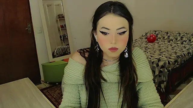 Sophie Fantasys online show from June 22, 4:20 am