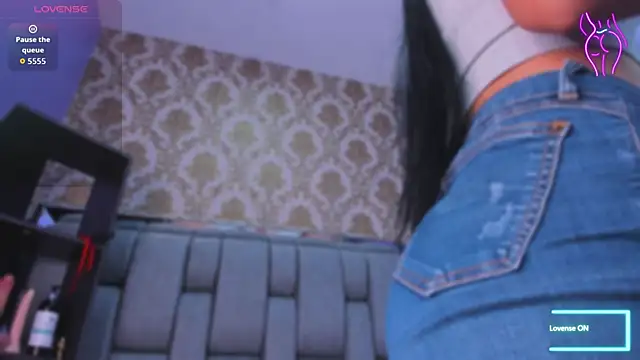 Snapshot of Lila_Pinky chatting on September 24, 1:32 pm Lila Pinky online show from September 24, 1:32 pm