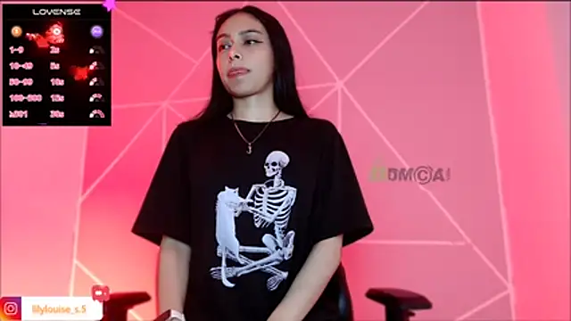 lilylouisee online show from November 1, 6:17 am