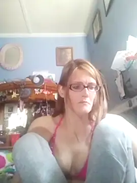 Snapshot of beelzebubblesxo chatting on October 16, 4:42 pm beelzebubblesxo online show from October 16, 4:42 pm