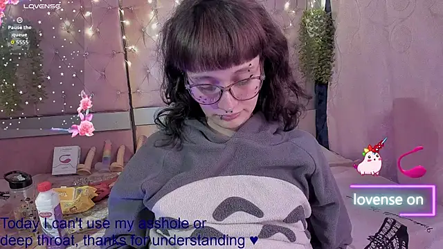 neeko princes online show from July 28, 4:39 pm