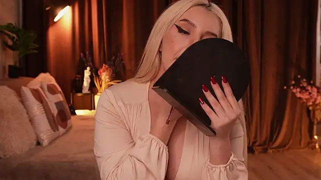 VictoriaMorrone online show from November 29, 1:53 am