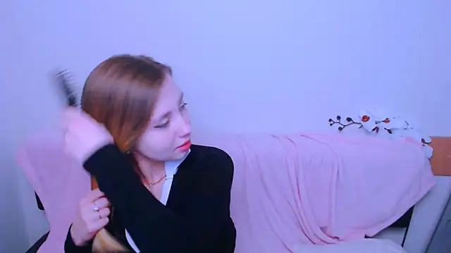 AliceFire  online show from April 30, 11:04 am