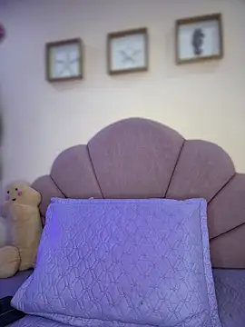 Emily cooper20 online show from October 19, 11:51 pm