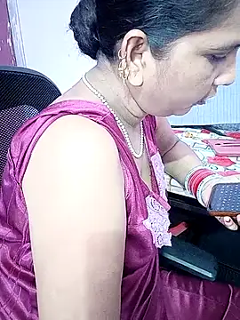 reemacouple007 online show from July 14, 6:01 pm