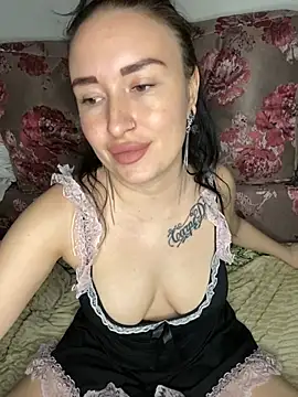 Roxana Bell online show from April 29, 6:13 pm