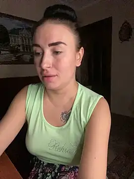 Roxana Bell online show from February 10, 9:40 pm