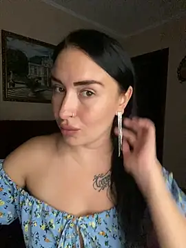 Roxana Bell online show from July 6, 6:43 pm