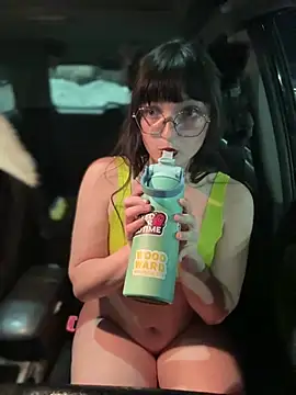 urpuppymoon online show from February 6, 1:53 am