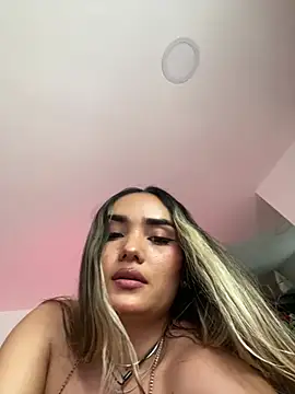 exoticcute online show from July 7, 4:54 pm