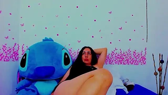 HorniestMilf online show from June 19, 8:45 pm