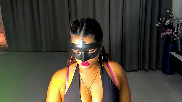 Bad Girl Kayra69 online show from July 20, 9:48 pm
