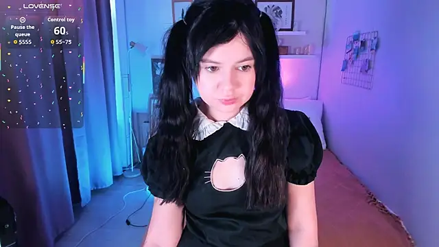 Lil Amelie online show from July 14, 8:08 am
