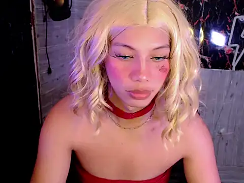 Snapshot of whiteladyboy chatting on October 21, 5:11 am whiteladyboy online show from October 21, 5:11 am