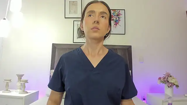 helen mooree online show from August 4, 1:17 pm