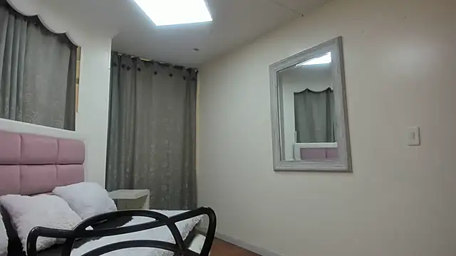 IssadoraJames online show from September 30, 9:19 pm