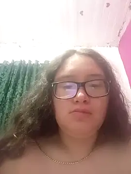 Snapshot of loba9706 chatting on October 5, 8:19 am loba9706 online show from October 5, 8:19 am