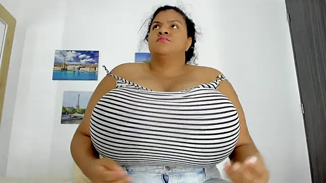 Snapshot of bigmom69_ chatting on October 7, 12:48 am bigmom69 online show from October 7, 12:48 am