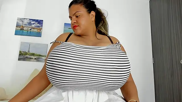 Snapshot of bigmom69_ chatting on September 26, 2:15 pm bigmom69 online show from September 26, 2:15 pm