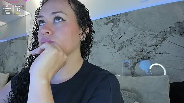 LIZ HOLMES online show from October 28, 10:32 am