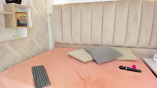 Anniie Queen online show from October 30, 2:03 am