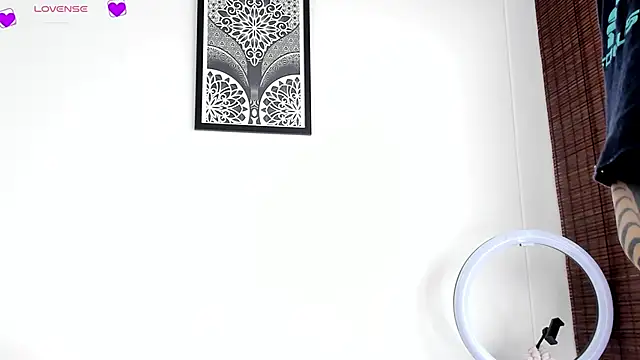 VeronicaTonu online show from October 31, 2:43 pm