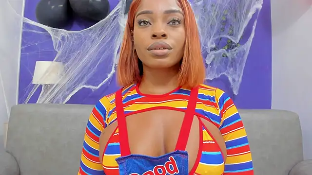 ShantalGomes online show from October 31, 8:02 pm