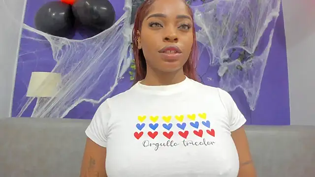 ShantalGomes online show from October 25, 8:26 pm