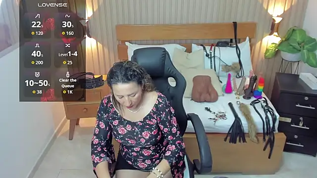 luciana ballesteros  online show from October 29, 12:31 pm