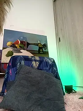 lovely kitt online show from February 2, 1:04 am